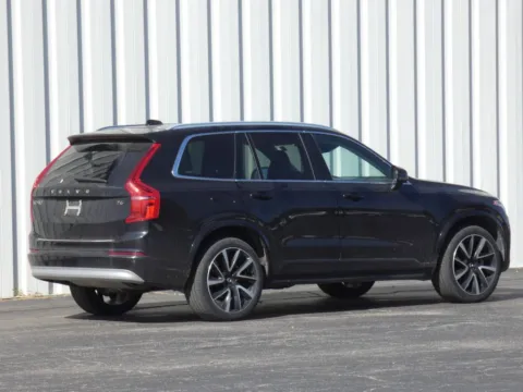 Another view of 2022 Volvo XC90 T6 Momentum for sale in Trenton, MO at Pettijohn Ford of Trenton