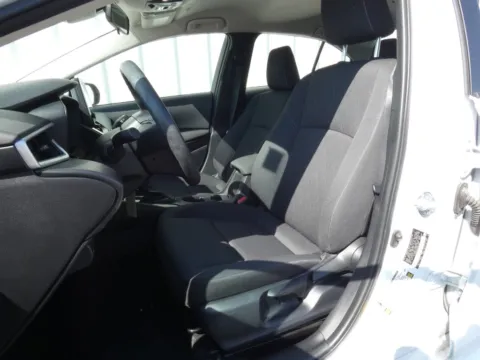 More photos of 2025 Toyota Corolla LE at Pettijohn Ford of Trenton, MO