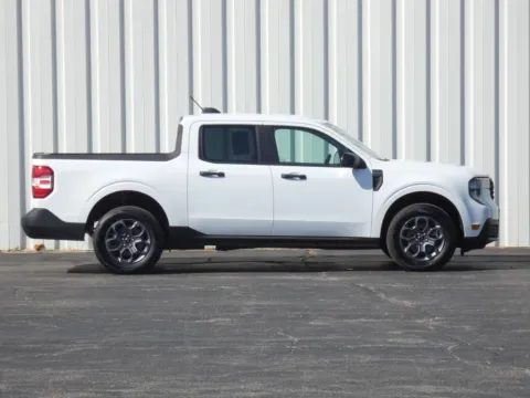 Photos of 2026 Ford Maverick XLT for sale in Trenton, MO at Pettijohn Ford of Trenton