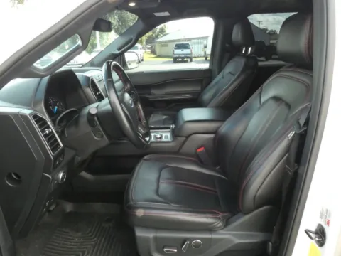 More photos of 2021 Ford Expedition Max Limited at Pettijohn Ford of Trenton, MO