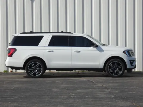 Photos of 2021 Ford Expedition Max Limited for sale in Trenton, MO at Pettijohn Ford of Trenton