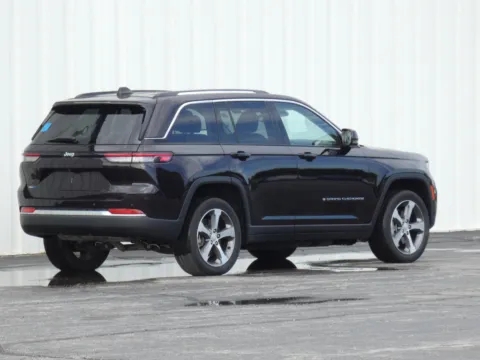 Another view of 2022 Jeep Grand Cherokee 4xe for sale in Trenton, MO at Pettijohn Ford of Trenton