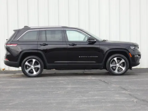 Photos of 2022 Jeep Grand Cherokee 4xe for sale in Trenton, MO at Pettijohn Ford of Trenton