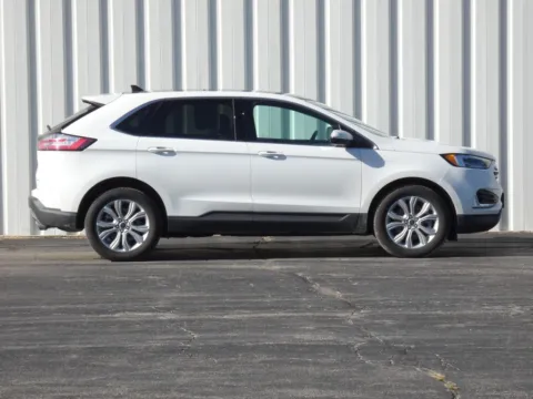 Photos of 2023 Ford Edge Titanium for sale in Trenton, MO at Pettijohn Ford of Trenton