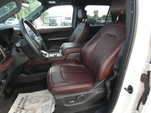 More photos of 2023 Ford Expedition Max Limited at Pettijohn Ford of Trenton, MO