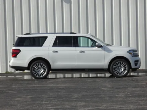 Photos of 2023 Ford Expedition Max Limited for sale in Trenton, MO at Pettijohn Ford of Trenton