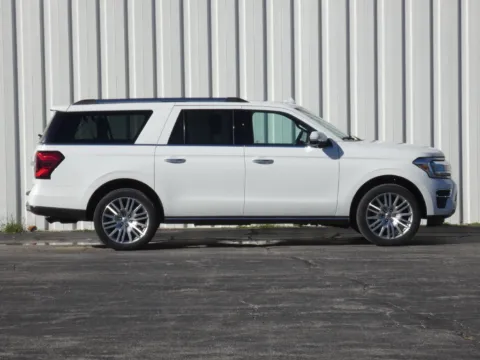 Photos of 2023 Ford Expedition Max Limited for sale in Trenton, MO at Pettijohn Ford of Trenton
