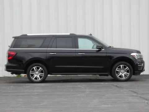 Photos of 2024 Ford Expedition Max Limited for sale in Trenton, MO at Pettijohn Ford of Trenton