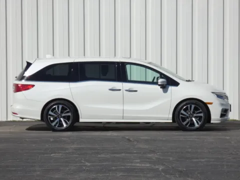 Photos of 2019 Honda Odyssey Elite for sale in Trenton, MO at Pettijohn Ford of Trenton
