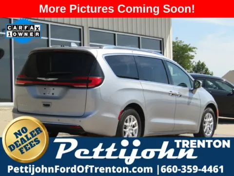 Another view of 2021 Chrysler Pacifica Touring L for sale in Trenton, MO at Pettijohn Ford of Trenton