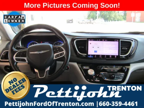 More photos of 2021 Chrysler Pacifica Touring L at Pettijohn Ford of Trenton, MO