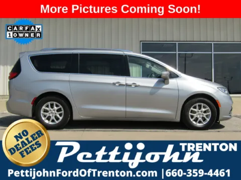 Photos of 2021 Chrysler Pacifica Touring L for sale in Trenton, MO at Pettijohn Ford of Trenton