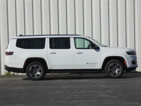 Photos of 2025 Jeep Wagoneer L Series II for sale in Trenton, MO at Pettijohn Ford of Trenton