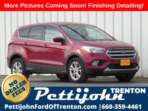 Red 2017 Ford Escape SE for sale in Trenton, MO