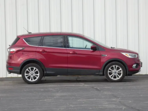 Photos of 2017 Ford Escape SE for sale in Trenton, MO at Pettijohn Ford of Trenton