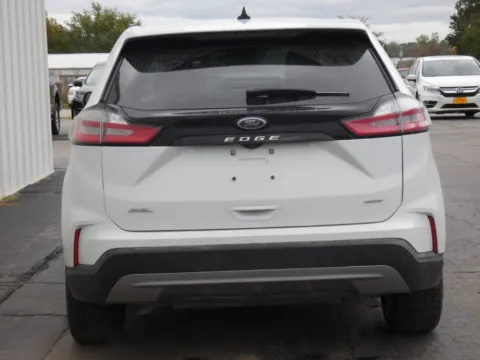 More photos of 2024 Ford Edge SEL at Pettijohn Ford of Trenton, MO