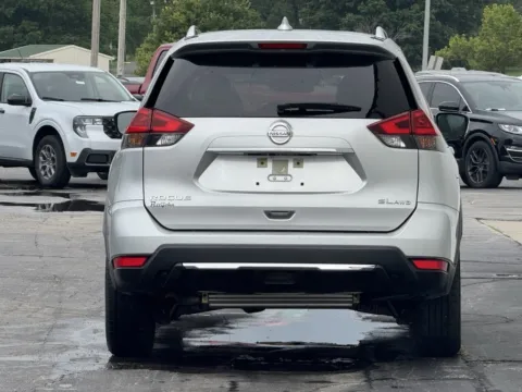 More photos of 2018 Nissan Rogue SL at Pettijohn Ford of Trenton, MO