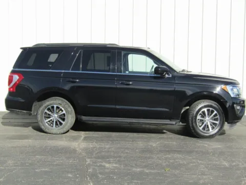 Photos of 2019 Ford Expedition XLT for sale in Trenton, MO at Pettijohn Ford of Trenton