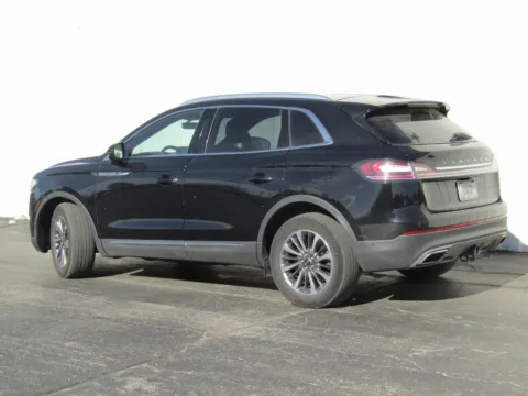 More photos of 2023 Lincoln Nautilus Reserve at Pettijohn Ford of Trenton, MO