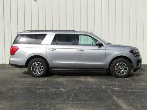 Photos of 2024 Ford Expedition Max XLT for sale in Trenton, MO at Pettijohn Ford of Trenton