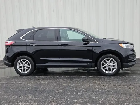 Photos of 2024 Ford Edge SEL for sale in Trenton, MO at Pettijohn Ford of Trenton
