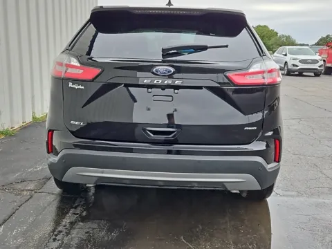 More photos of 2024 Ford Edge SEL at Pettijohn Ford of Trenton, MO