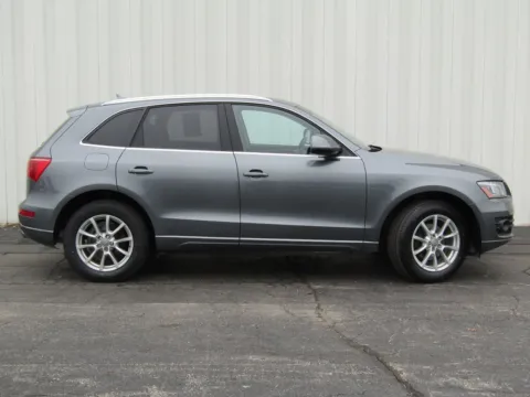 Photos of 2012 Audi Q5 2.0T Premium for sale in Trenton, MO at Pettijohn Ford of Trenton