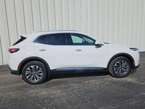 Photos of 2024 Buick Envision Preferred for sale in Trenton, MO at Pettijohn Ford of Trenton