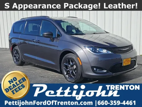 Gray 2020 Chrysler Pacifica Touring L for sale in Trenton, MO