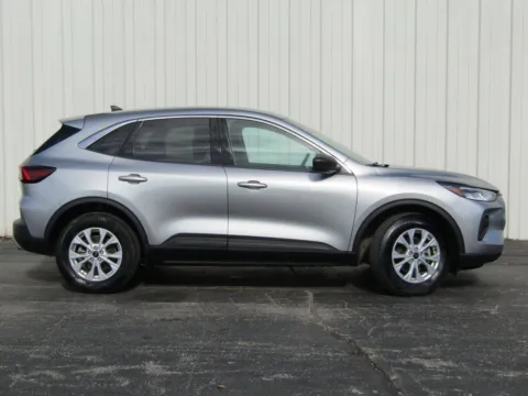 Photos of 2024 Ford Escape Active for sale in Trenton, MO at Pettijohn Ford of Trenton