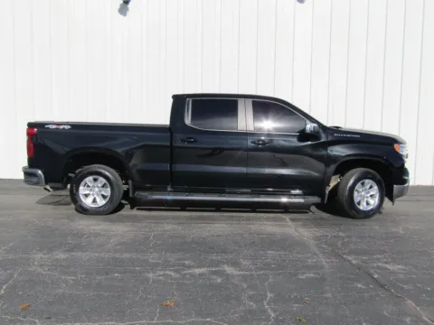 Photos of 2024 Chevrolet Silverado 1500 LT for sale in Trenton, MO at Pettijohn Ford of Trenton