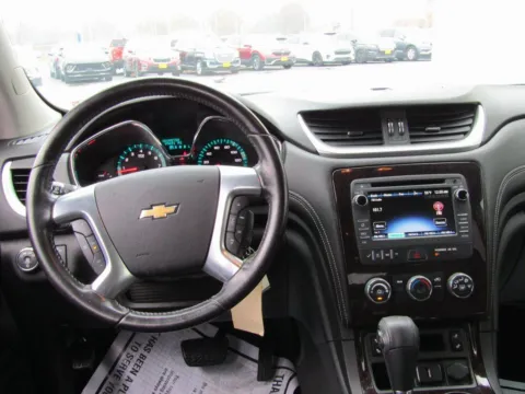 More photos of 2017 Chevrolet Traverse LT at Pettijohn Ford of Trenton, MO