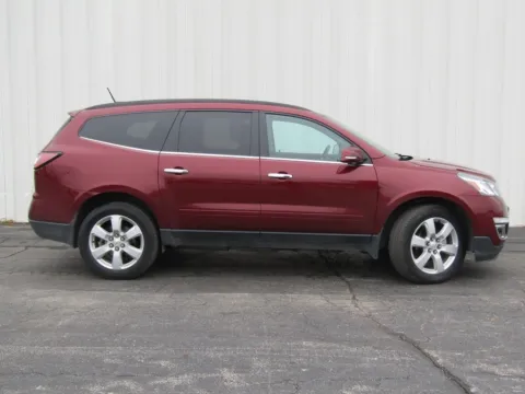 Photos of 2017 Chevrolet Traverse LT for sale in Trenton, MO at Pettijohn Ford of Trenton