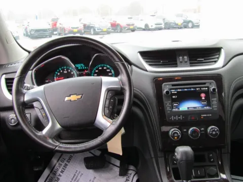 More photos of 2017 Chevrolet Traverse LT at Pettijohn Ford of Trenton, MO