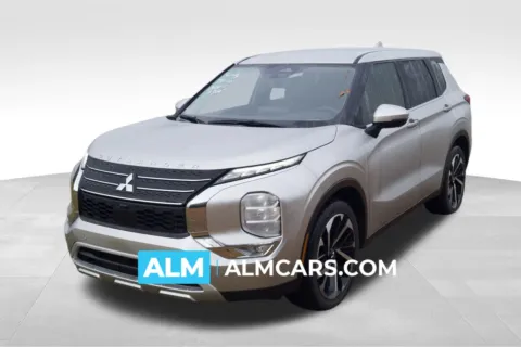 Black 2023 Mitsubishi Outlander SE for sale in Lumberton, NC