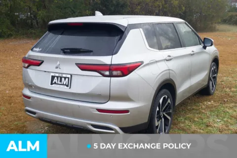 More photos of 2023 Mitsubishi Outlander SE at ALM Hyundai Lumberton, NC