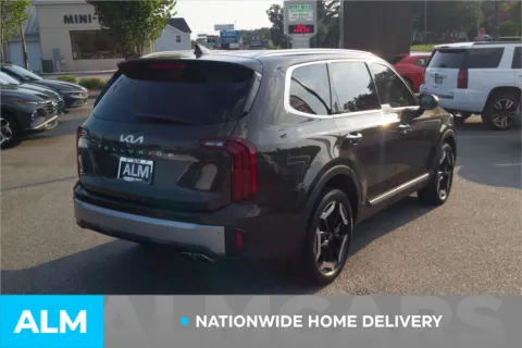 More photos of 2023 Kia Telluride S at ALM Hyundai Lumberton, NC
