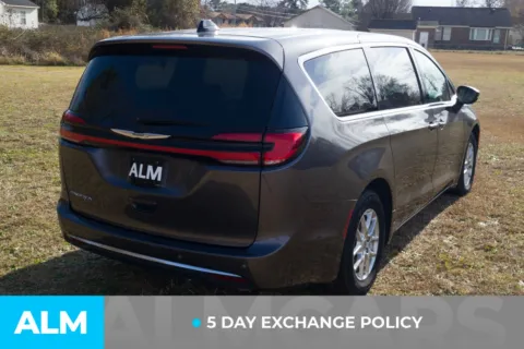 More photos of 2023 Chrysler Pacifica Touring L at ALM Hyundai Lumberton, NC