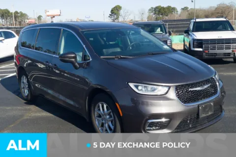 More photos of 2023 Chrysler Pacifica Touring L at ALM Hyundai Lumberton, NC
