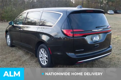 More photos of 2023 Chrysler Pacifica Touring L at ALM Hyundai Lumberton, NC