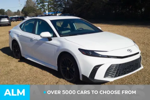 Another view of 2025 Toyota Camry SE for sale in Lumberton, NC at ALM Hyundai Lumberton