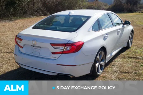 More photos of 2018 Honda Accord Touring at ALM Hyundai Lumberton, NC
