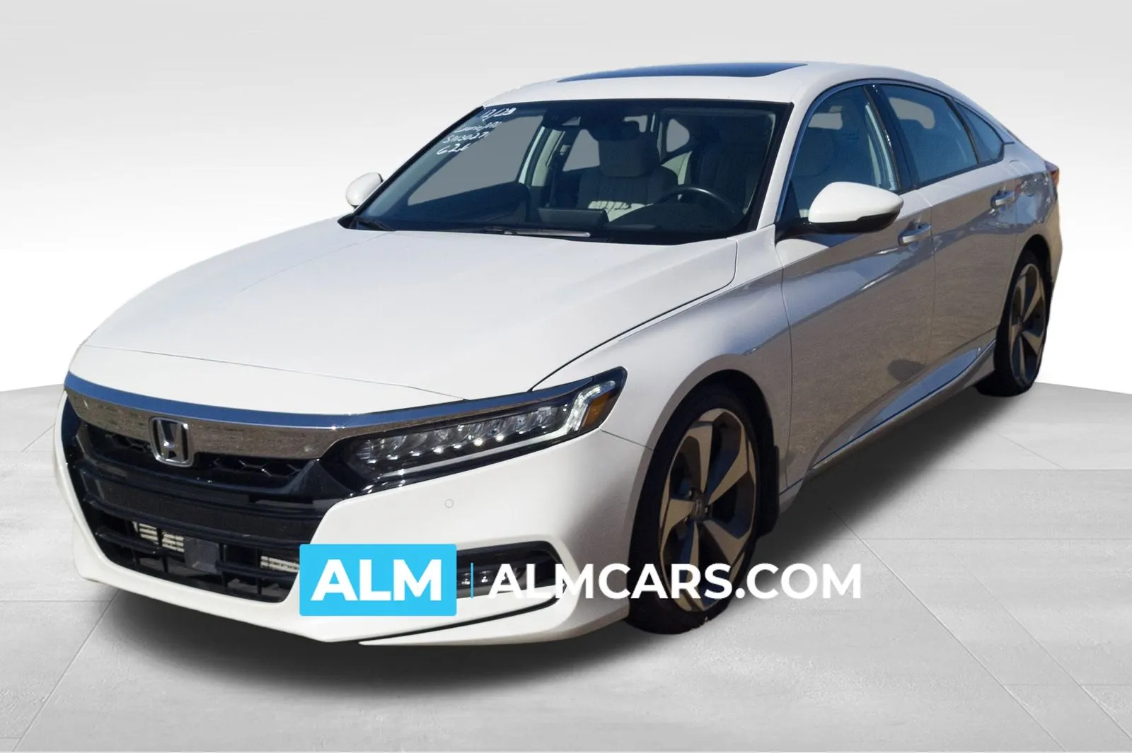 2018 Honda Accord Touring's photo