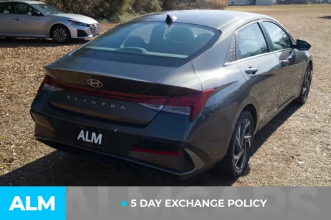 More photos of 2025 Hyundai Elantra SEL Convenience at ALM Hyundai Lumberton, NC