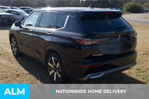 More photos of 2025 Mitsubishi Outlander SE at ALM Hyundai Lumberton, NC