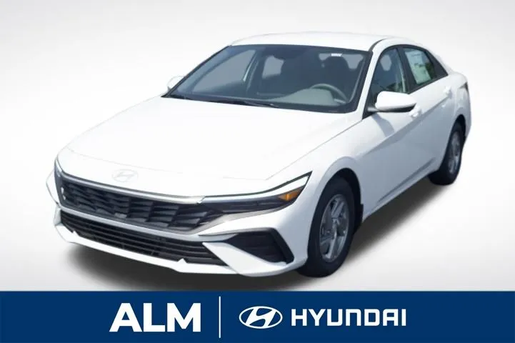 2026 Hyundai Elantra SE's photo