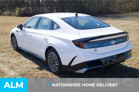 More photos of 2025 Hyundai Sonata Hybrid SEL at ALM Hyundai Lumberton, NC