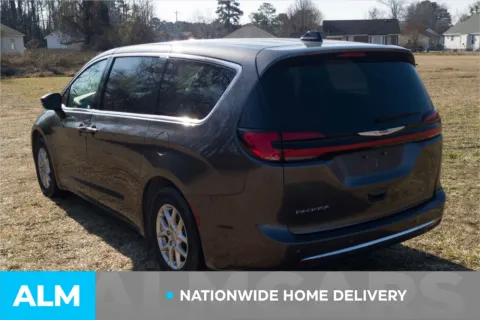 More photos of 2023 Chrysler Pacifica Touring L at ALM Hyundai Lumberton, NC
