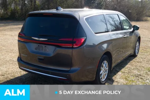 More photos of 2023 Chrysler Pacifica Touring L at ALM Hyundai Lumberton, NC