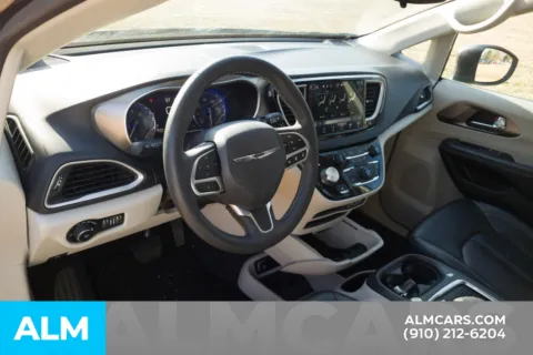 More photos of 2023 Chrysler Pacifica Touring L at ALM Hyundai Lumberton, NC